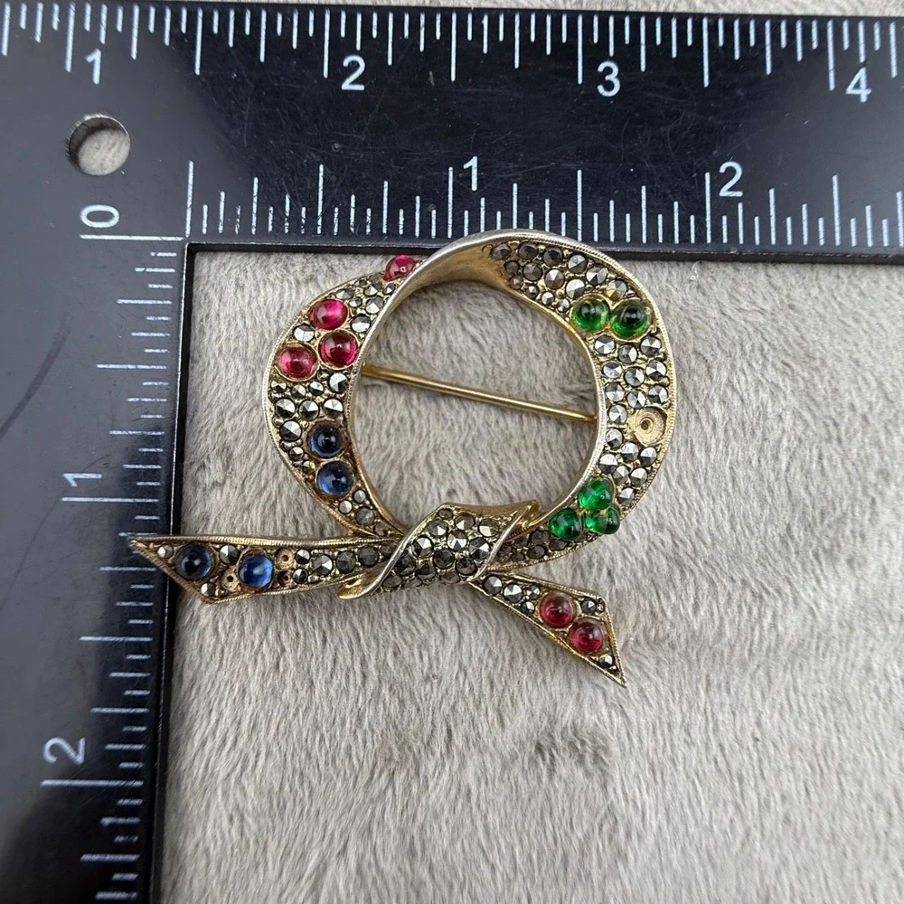 Vintage Les Bernard Inc. Rhinestone Brooch Gold Tone Bow READ‎